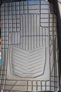 フロアマットカット前